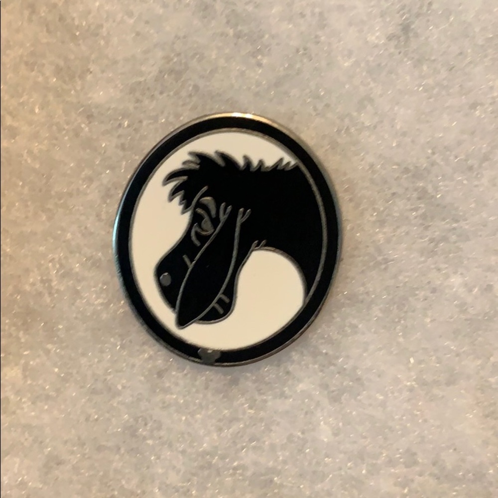 ✨5/$25 Disney Hidden Mickey Eeyore Pin